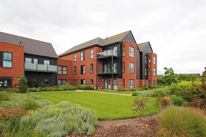 2 Bedroom Retirement Property For Sale In Peckham Chase, Eastergate, PO20