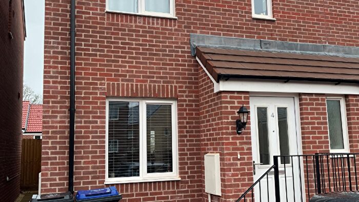 3 Bedroom Semi-Detached House For Sale In Holloway Grove, Chippenham, SN15
