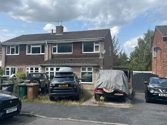 3 Bedroom Semi-Detached House For Sale In Handsacre Close, Swadlincote, Derbyshire, DE11