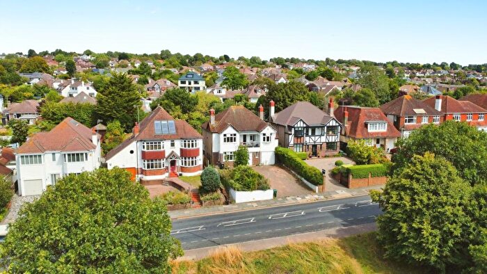 4 Bedroom Detached House To Rent In Goldstone Crescent, Hove, BN3