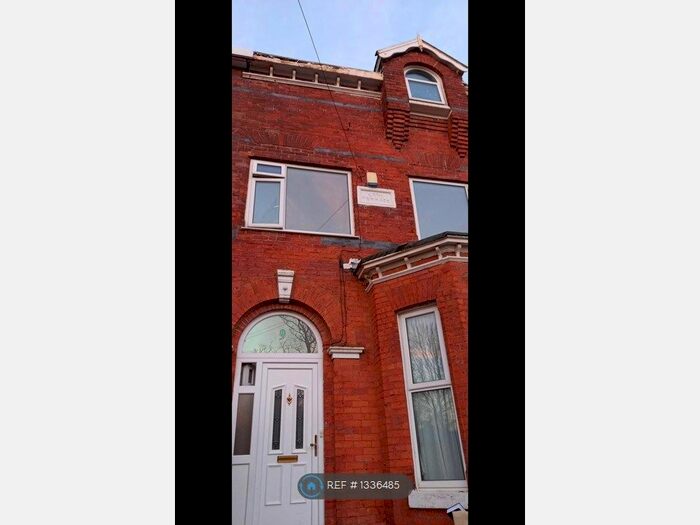6 Bedroom Terraced House To Rent In Rectory Road, Manchester, M8