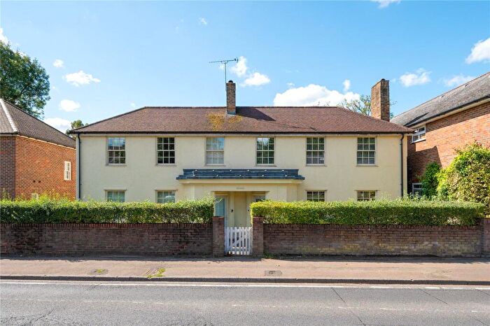 1 Bedroom Flat For Sale In Park Street, St. Albans, Hertfordshire, AL2