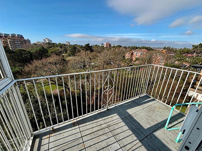 2 Bedroom Flat For Sale In Boscombe Spa Road, Bournemouth, BH5
