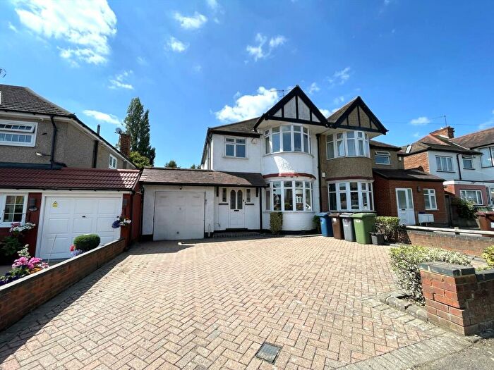 4 Bedroom Semi-Detached House To Rent In Priory Way Harrow Middlesex, HA2
