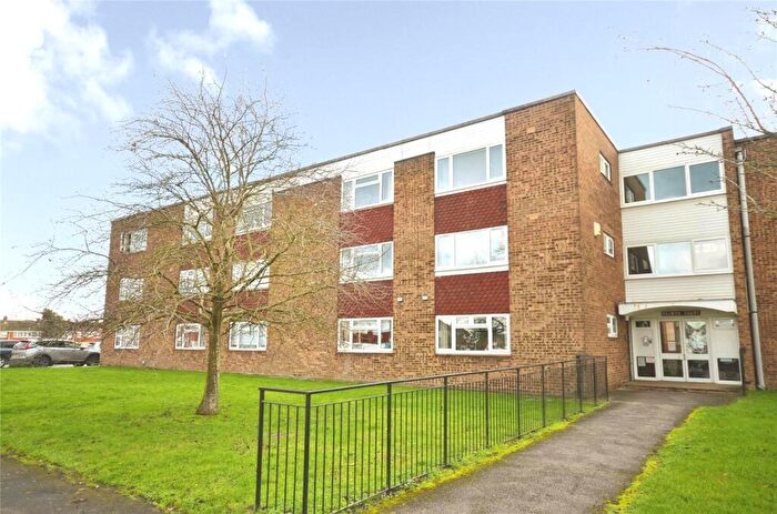 1 Bedroom Apartment For Sale In Long Meadow, Aylesbury, Buckinghamshire, HP21
