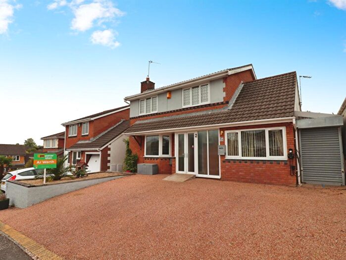 4 Bedroom Detached House For Sale In Brookfield Avenue, Barry, CF63