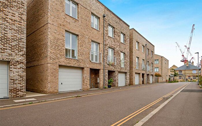 4 Bedroom Semi-Detached House To Rent In Headly Street, Cambridge, Cambridgeshire, CB1