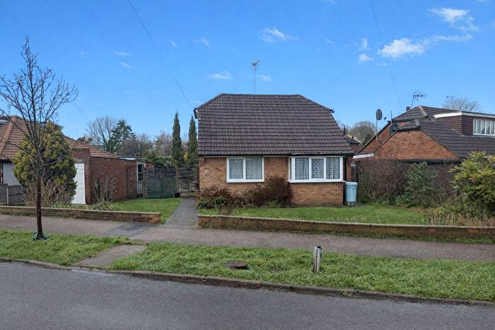 3 Bedroom Detached Bungalow For Sale In The Greenway, Potters Bar, EN6
