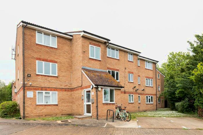 Studio To Rent In Thant Close, Leyton, E10