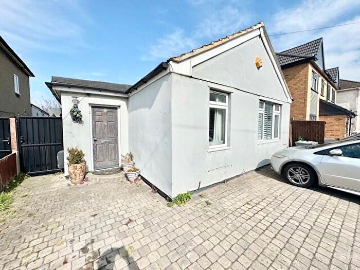 3 Bedroom Bungalow To Rent In Cherry Tree Lane, Rainham, RM13
