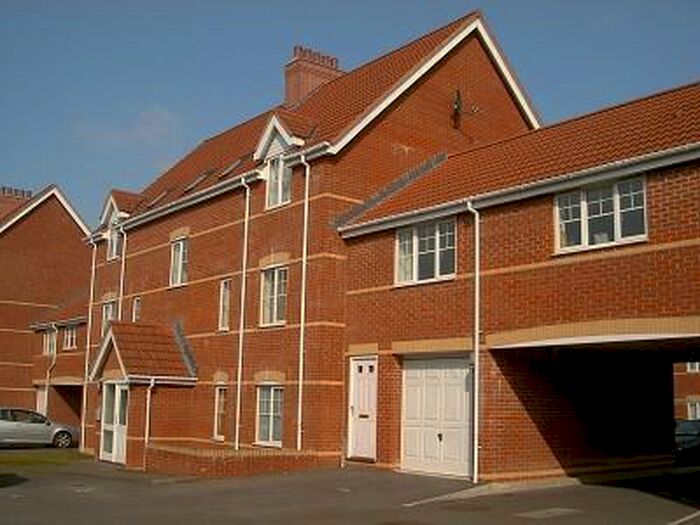 2 Bedroom Apartment To Rent In Newbury, Berkshire, RG14
