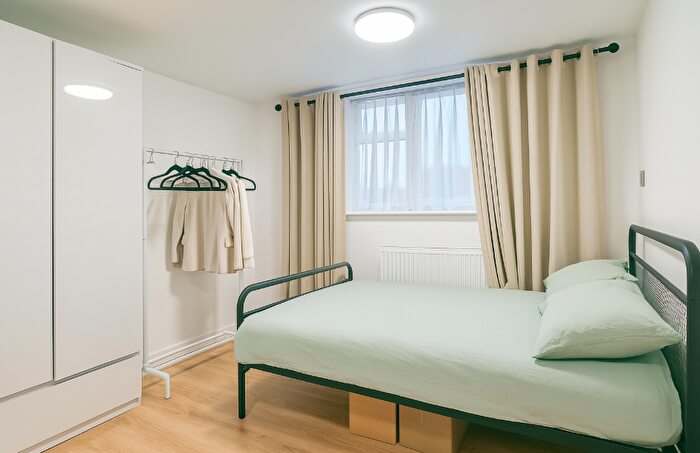 1 Bedroom Property To Rent In Lingfield Avenue, Kingston Upon Thames, KT1