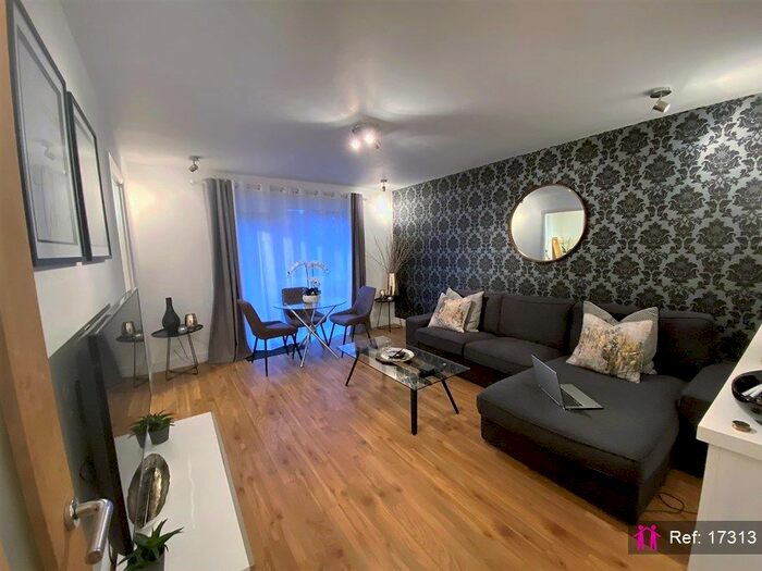 2 Bedroom Flat To Rent In Brookfield Close, Chineham, Basingstoke RG24