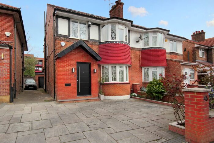 5 Bedroom Semi-Detached House To Rent In Bowes Road, London, W3