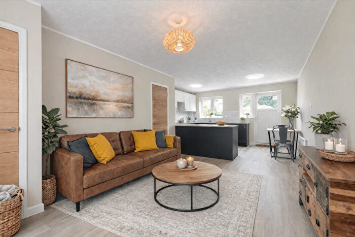 2 Bedroom Semi Detached House To Rent In Heron Drive, Lenton, Nottingham, NG7