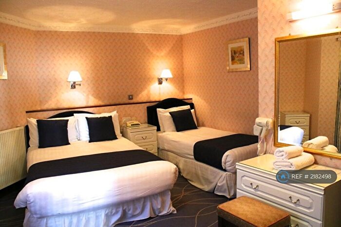 1 Bedroom Flat To Rent In Douglas Avenue, Exmouth, EX8