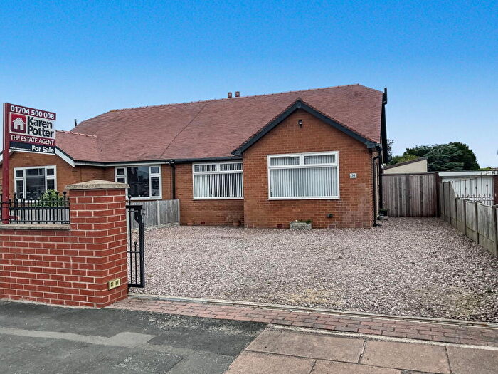 2 Bedroom Semi-Detached Bungalow For Sale In Banks Road, Crossens, Southport, PR9