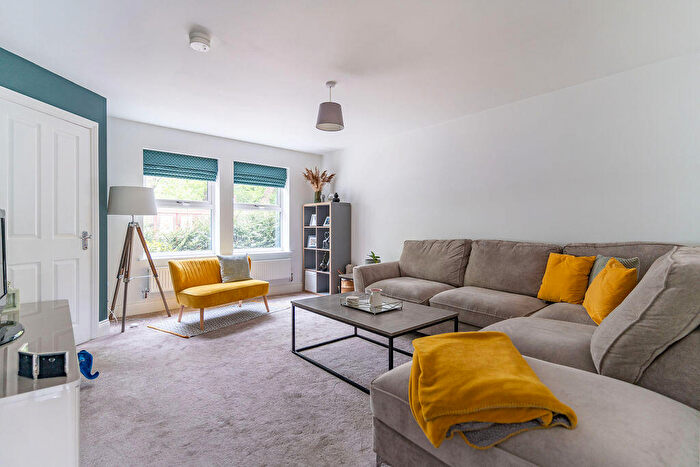 4 Bedroom Town House To Rent In Globe Terrace, Broad Lane, Bramley, Leeds, LS13