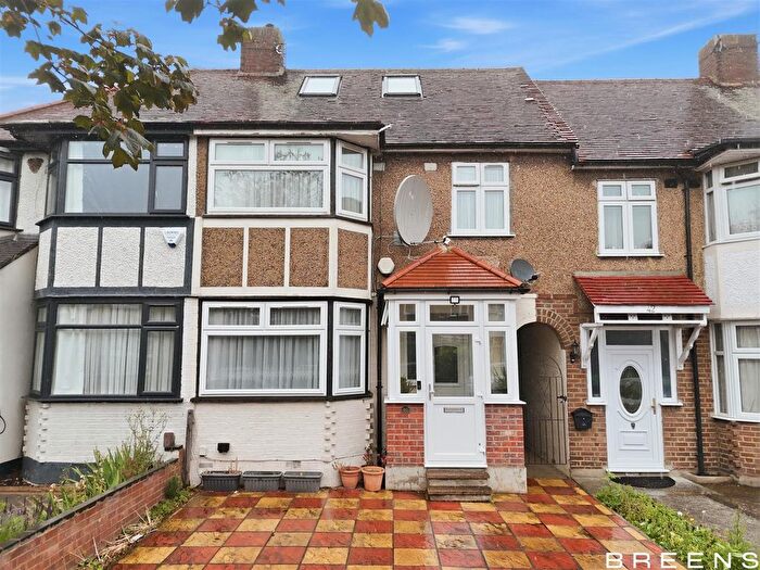 4 Bedroom Terraced House For Sale In Chestnut Road, Enfield, EN3