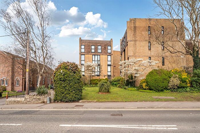 2 Bedroom Flat For Sale In Old Vicarage Green, Keynsham, Bristol, BS31