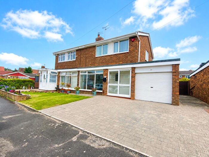 3 Bedroom Semi-Detached House For Sale In Oakfield Close, East Herrington, Sunderland, SR3