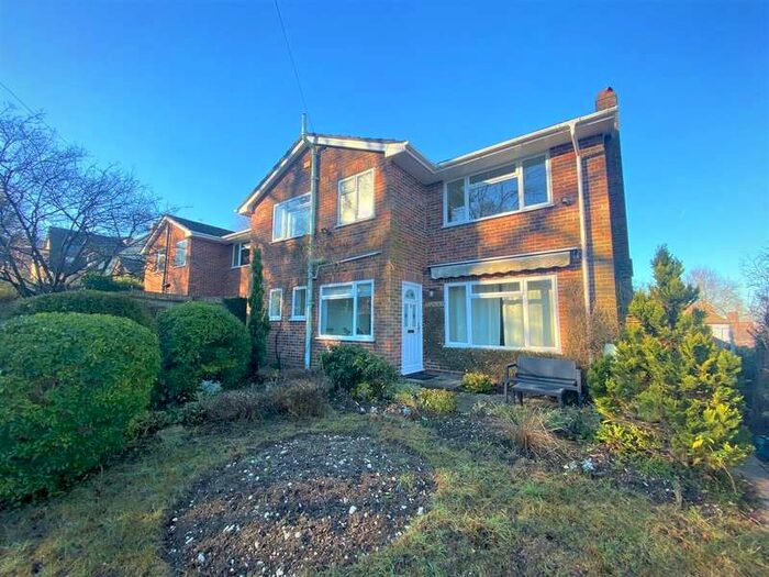 4 Bedroom Detached House To Rent In The Mount, GU2