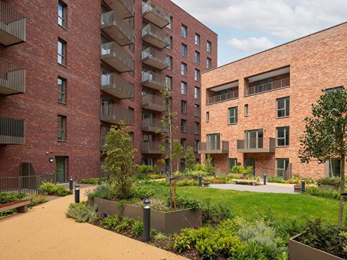 2 Bedroom Flat For Sale In Lampton Road, Hounslow, TW3