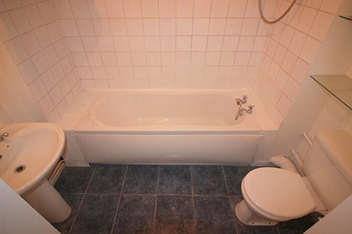 1 Bedroom Flat To Rent In Emerald Close, London, E16
