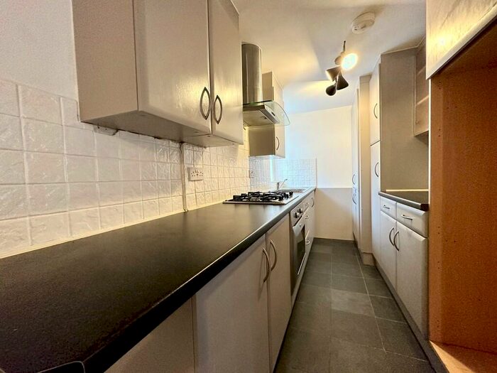 2 Bedroom Cottage To Rent In Womersley Place, Stanningley, LS28