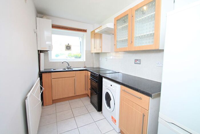 1 Bedroom Flat To Rent In Helen Court, London, SE20
