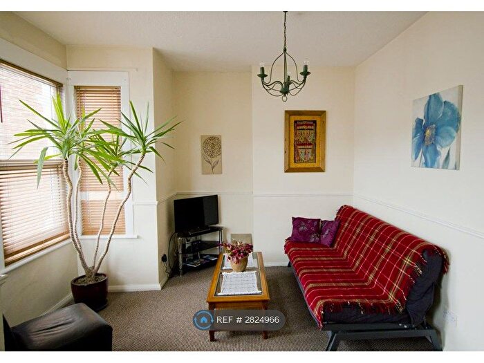 1 Bedroom Flat To Rent In Hamlet Court Road, Westcliff-On-Sea, SS0