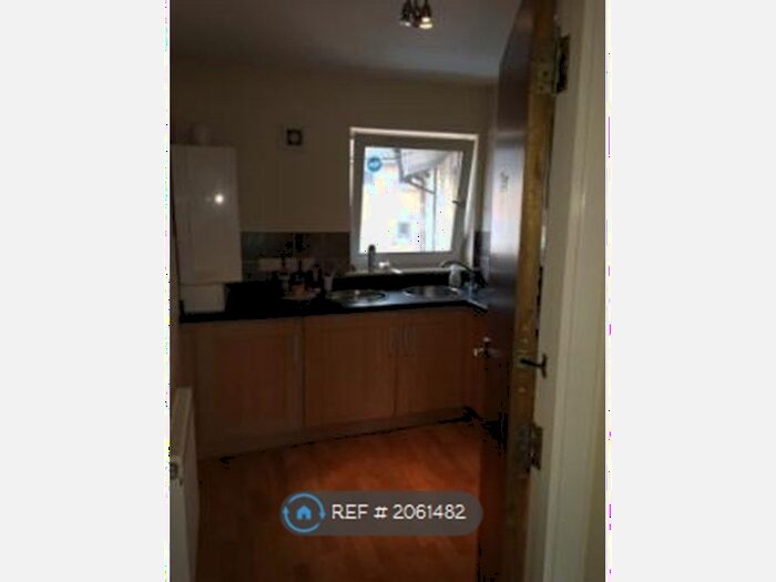 2 Bedroom Flat To Rent In Ferguslie Walk, Paisley, PA1