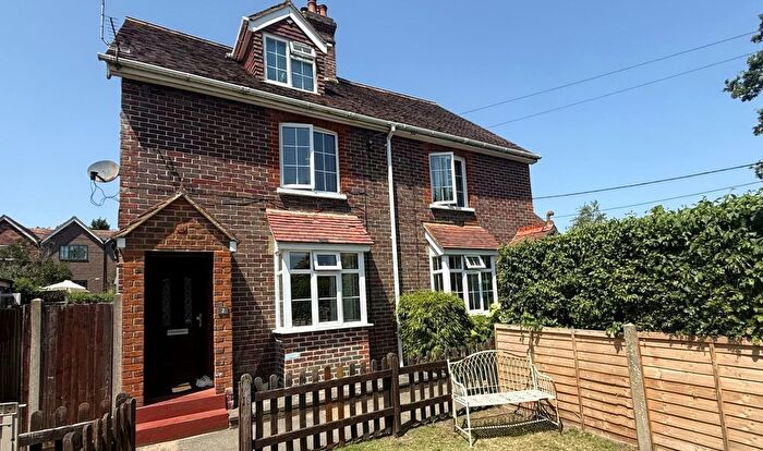 3 Bedroom Semi-Detached House For Sale In Benhams Lane, Greatham, Hampshire, GU33