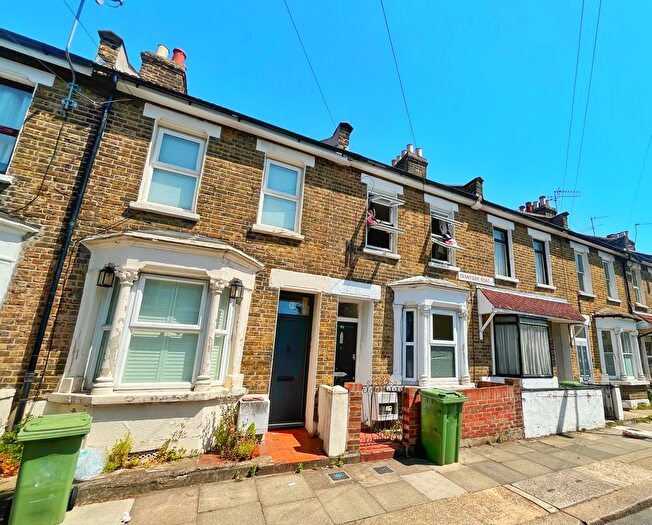2 Bedroom Property To Rent In Tennyson Road, London, E15