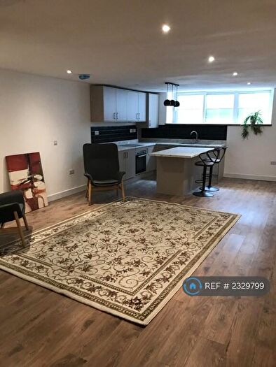 4 Bedroom Flat To Rent In Lydgate Lane, Sheffield, S10