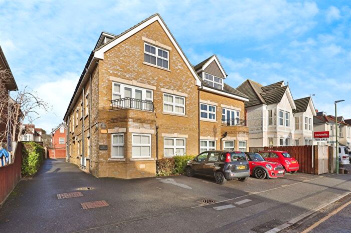 2 Bedroom Flat For Sale In Westby Road, Bournemouth, BH5