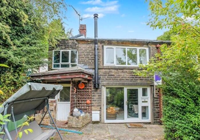 3 Bedroom End Of Terrace House For Sale In Woodend Shaw, Oldham, Lancashire, OL2