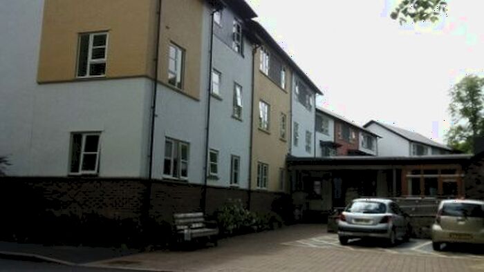 1 Bedroom Flat To Rent In Castle Road, Okehampton, EX20