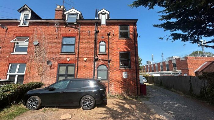 2 Bedroom Apartment To Rent In Norcot Road, Tilehurst, Reading, Berkshire, RG30