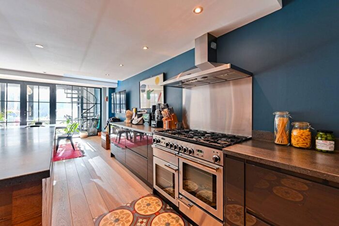 4 Bedroom Flat For Sale In Cinnamon Row, Battersea, London, SW11
