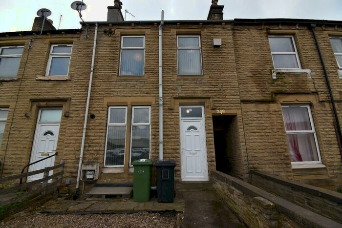 2 Bedroom Terraced House To Rent In Leeds Road, Huddersfield, West Yorkshire, HD1