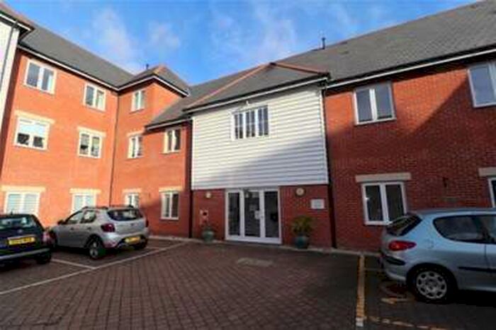 2 Bedroom Flat To Rent In Central Brentwood, CM15