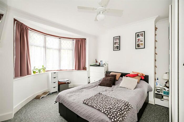 3 Bedroom Terraced House For Sale In Wadham Avenue, Walthamstow, E17