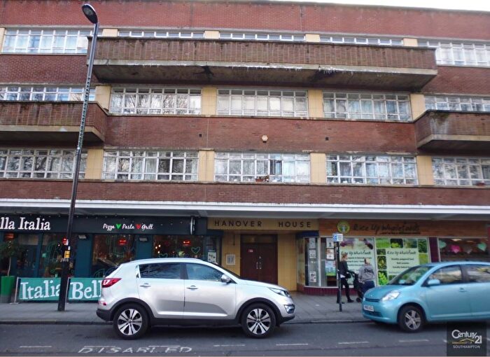 2 Bedroom Flat To Rent In |Ref: |, Hanover House, Hanover Building, Southampton, SO14