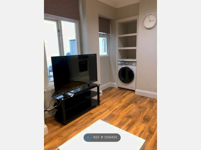 1 Bedroom Flat To Rent In Collingham Road, London, SW5