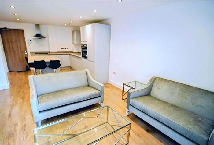 2 Bedroom Flat To Rent In Mabgate, Leeds, West Yorkshire, LS9