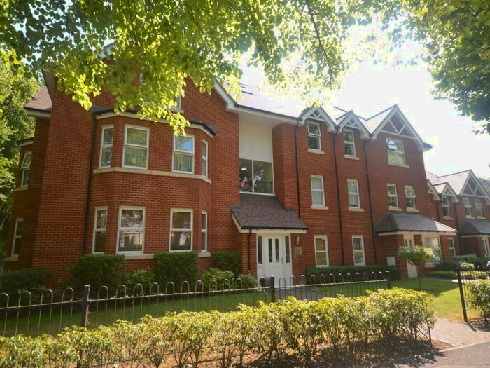 2 Bedroom Flat To Rent In Stanley Road, Sutton, Surrey, SM2