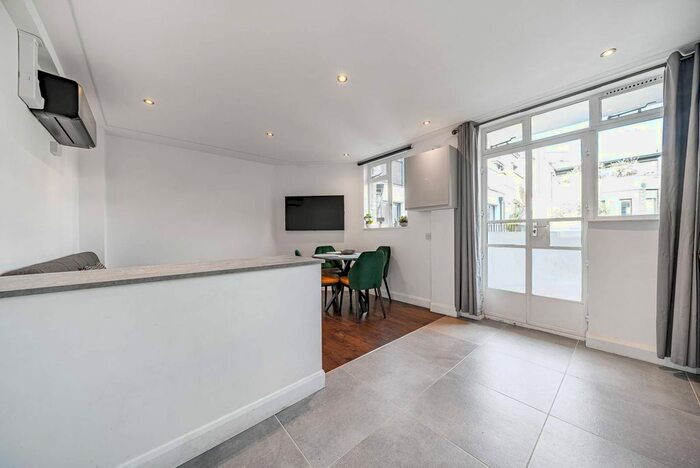2 Bedroom Flat To Rent In Whitfield Street, Fitzrovia, London, W1T