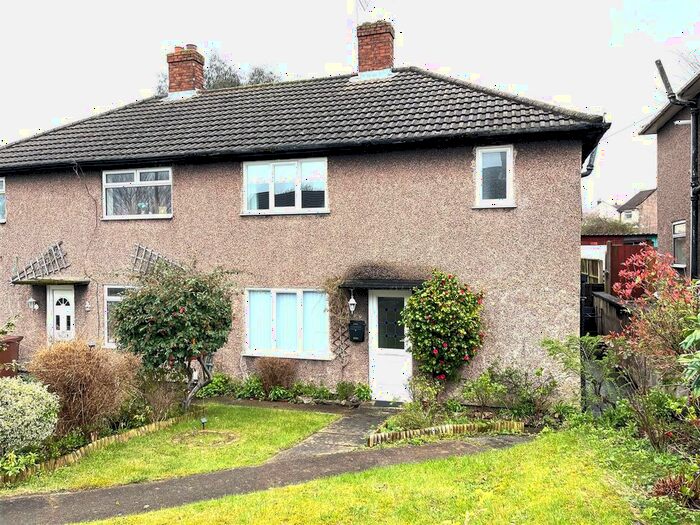 3 Bedroom Semi-Detached House For Sale In Flaxley Road, Rugeley, WS15