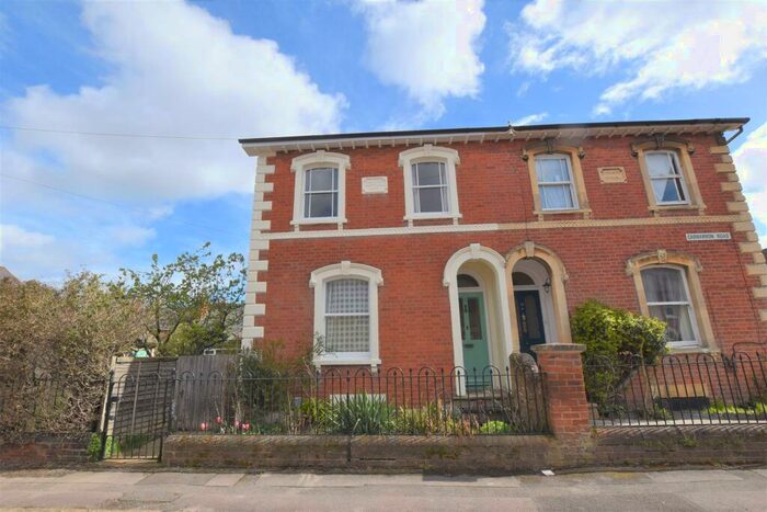 4 Bedroom Semi-Detached House To Rent In Carnarvon Road, RG1